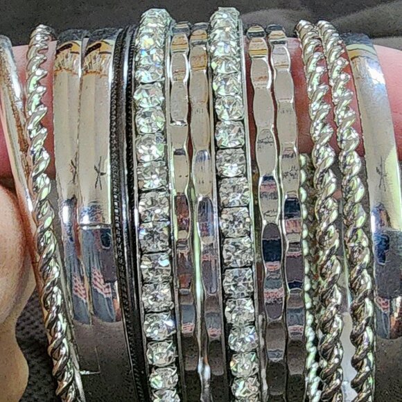 Claire's Set Of 14 Silver Tone Bangle Bracelets - Picture 13 of 16